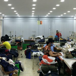 Mành lật hai mặt một màu cản sáng 95% Mành lật hai mặt một màu cản sáng 95%