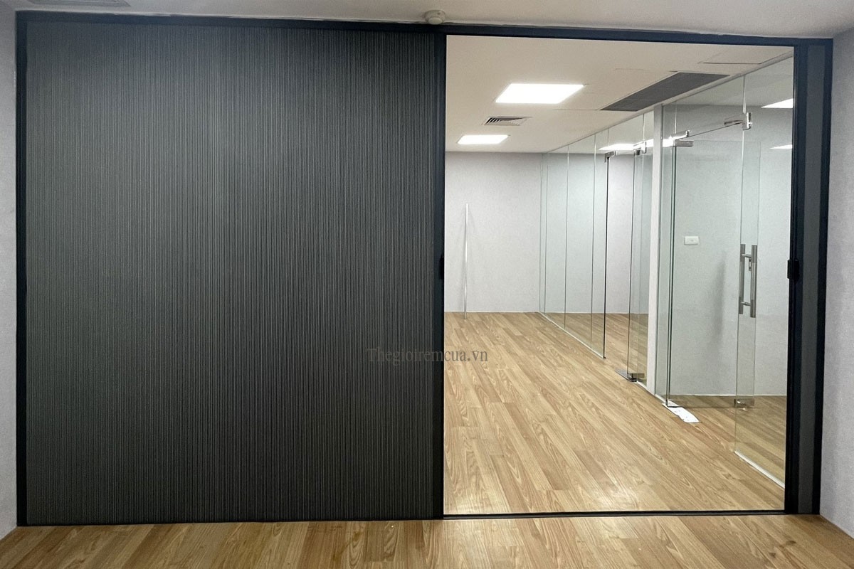 Vách ngăn rèm tổ ong che cầu thang giá rẻ tại tphcm Vách ngăn rèm tổ ong che cầu thang giá rẻ tại tphcm